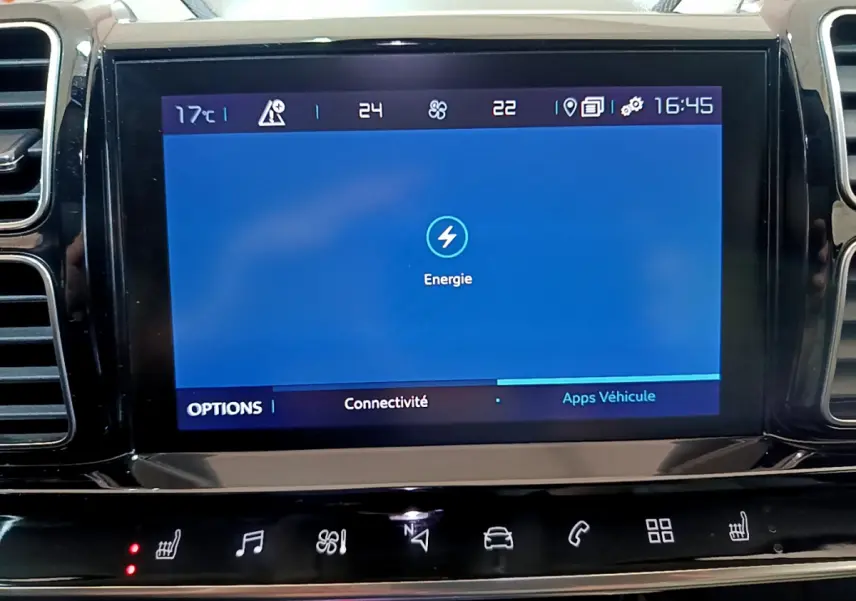 Écran tactile central affichant le menu énergie dans l'habitacle du Citroën C5 Aircross Hybrid noir de 2021.