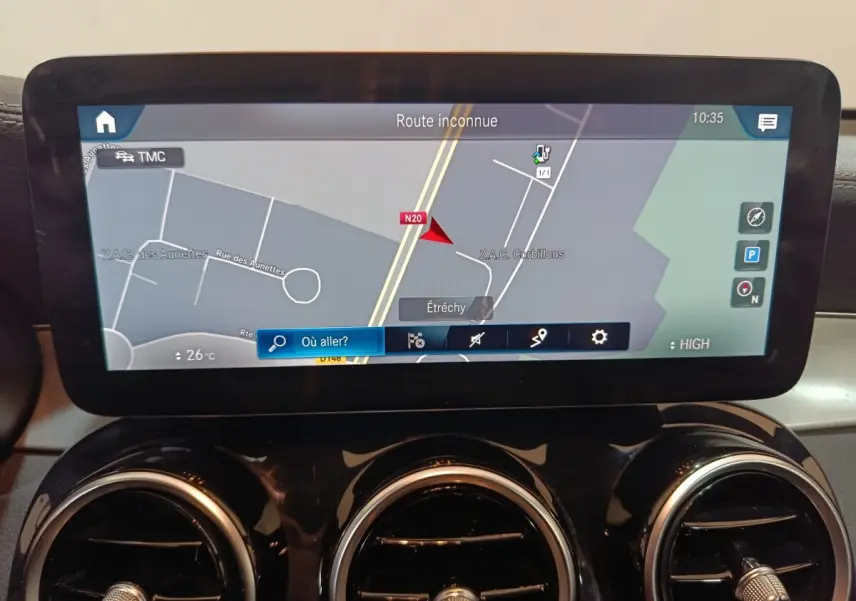 Écran tactile de navigation 10,3 pouces du tableau de bord du Mercedes GLC 300 E Business Line 2021.