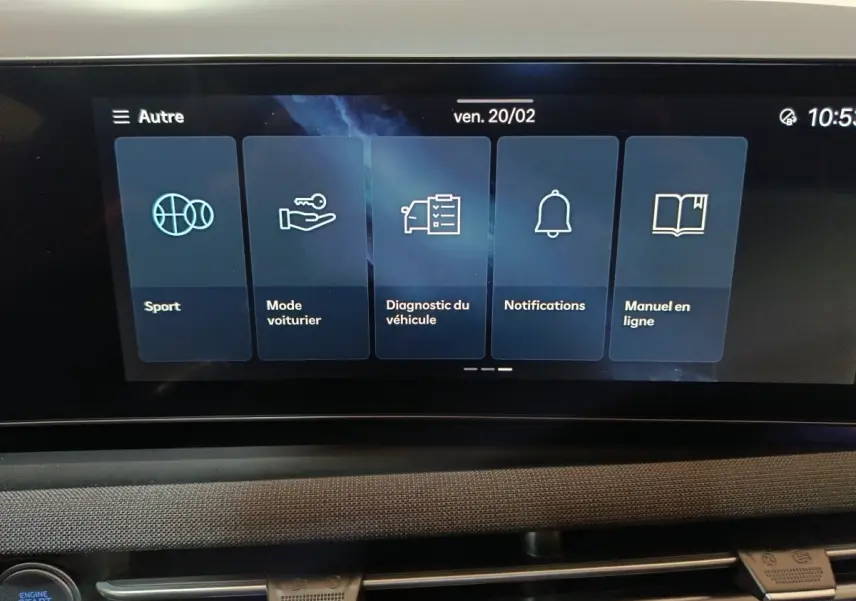 Écran tactile central du tableau de bord du Hyundai Tucson 2025 affichant les options de mode et notifications.