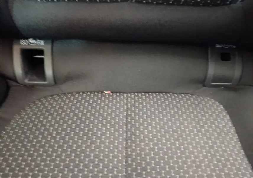 Gros plan sur l'assise arrière en tissu gris à motifs du Renault Kadjar Business Blue dCi 115 EDC 2021.
