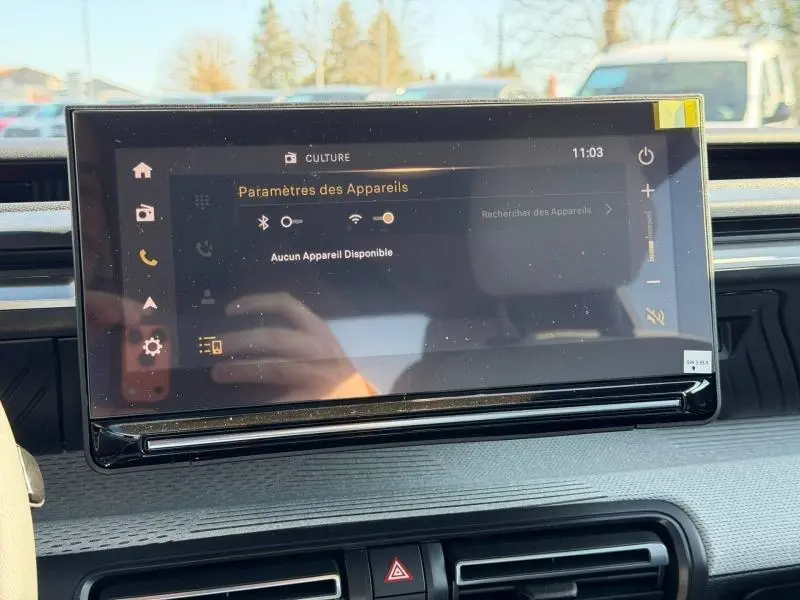 Écran tactile central du tableau de bord du Citroën C3 Aircross 2026, affichant les paramètres Bluetooth.