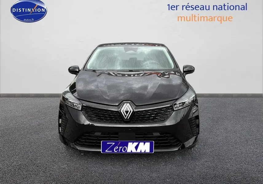 Vue frontale d'une Renault Clio V noire étoilé avec calandre noire et logo Renault bien visible.