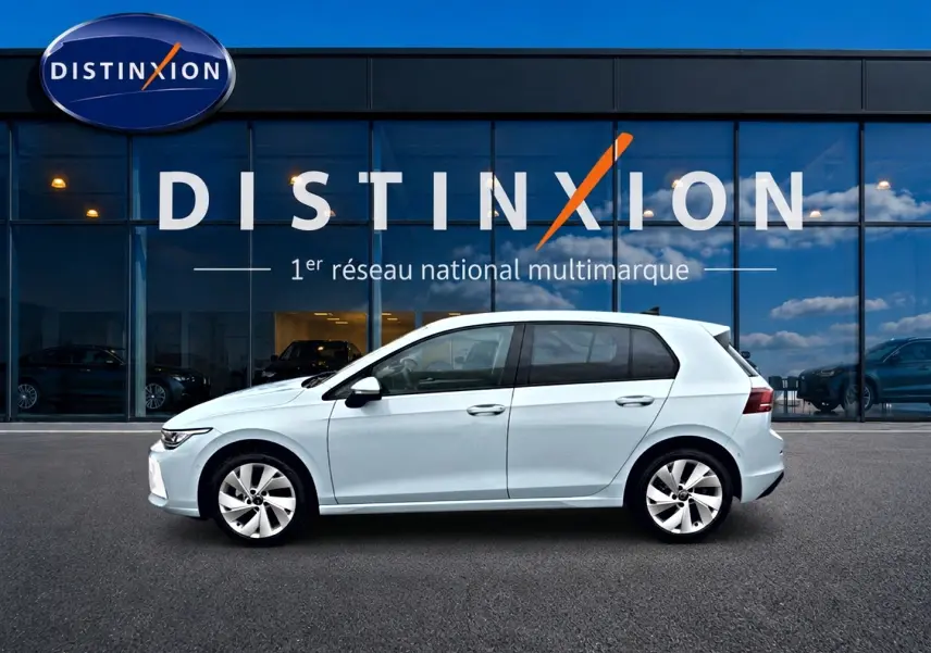 Volkswagen Golf 1.5 etsi evo2 116 life dsg7 bleu glacier vue profil côté gauche devant showroom Distinxion.