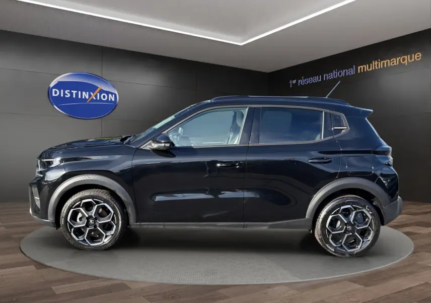 Profil droit du Citroën C3 Turbo 100 BVM6 MAX noir, avec jantes alliage et rails de toit noirs visibles.