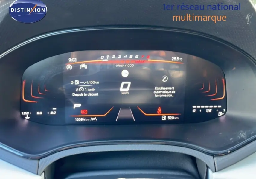 Tableau de bord numérique du SEAT Arona 2025, affichage digital avec compte-tours et vitesse à 0 km/h.