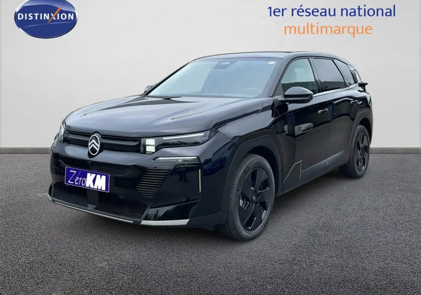Citroën C5 Aircross noir Perla Nera 3/4 avant droit, avec jantes noires et signature lumineuse LED distinctive.