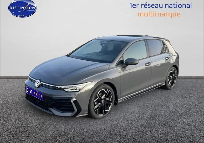 Volkswagen Golf 1.5 etsi evo2 150 R-Line gris vue 3/4 avant avec jantes alu noires distinctives.