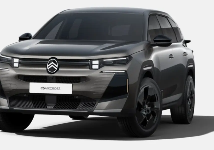 Vue 3/4 avant du Citroën C5 Aircross gris platinium avec calandre moderne et jantes alliage noires.