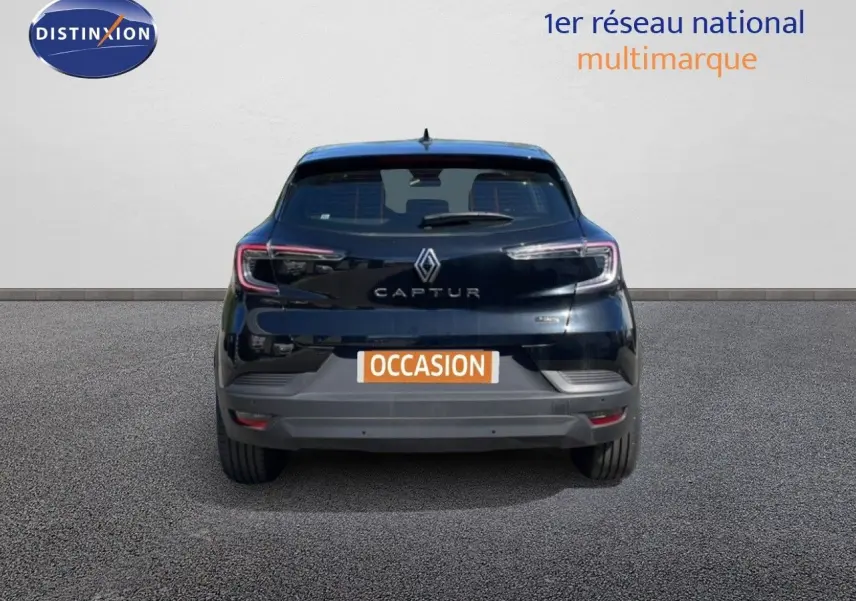 Vue arrière d’un Renault Captur noir étoile métal 2025 avec feux LED et plaque occasion visible.