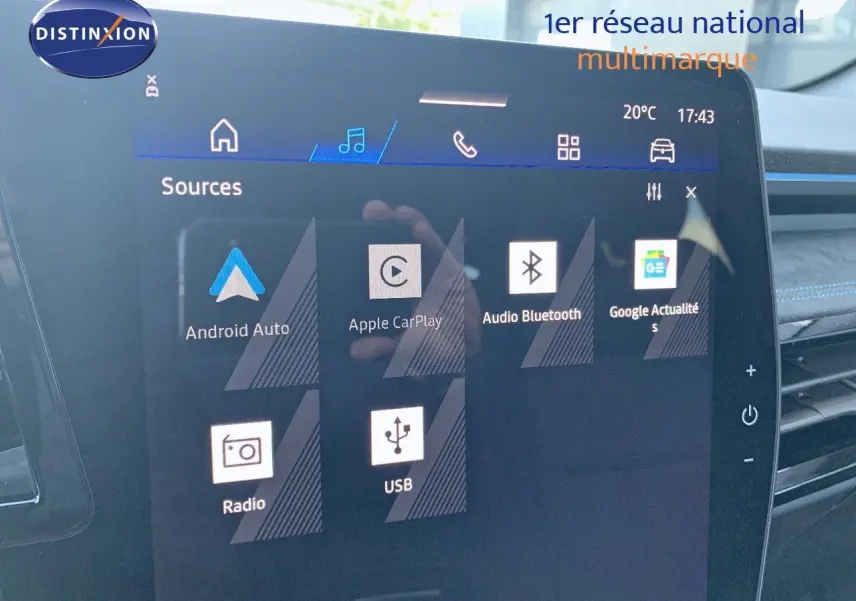 Écran tactile multimédia du Renault Austral 2024 affichant les options Android Auto, Apple CarPlay et Bluetooth