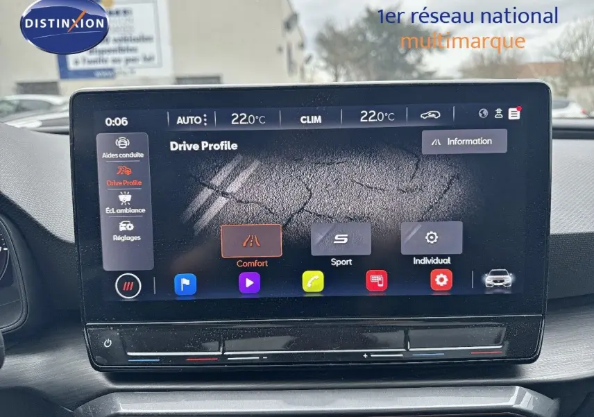Écran tactile central de la CUPRA LEON ST 2024 affichant les modes de conduite Comfort, Sport et Individual.