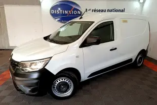 Renault Express blanc vue 3/4 avant droit, fourgon utilitaire avec pare-chocs noirs et jantes acier.