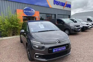 Citroën C4 Spacetourer 2019 en gris foncé, vue 3/4 avant avec calandre distinctive et phares LED.