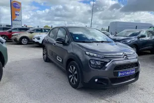 Citroën C3 gris platinium vue 3/4 avant droit avec toit noir Onyx et jantes alliage diamantées.