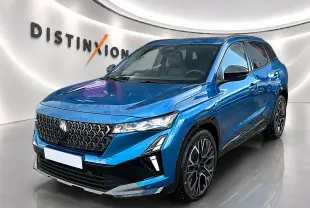 Renault Austral bleu outremer en vue 3/4 avant droit, avec calandre noire et jantes alliage distinctives.