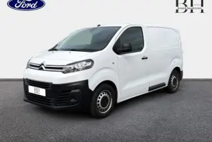 Fourgon Citroën Jumpy blanc Banquise vu en 3/4 avant droit, avec pare-chocs noir et roues acier.