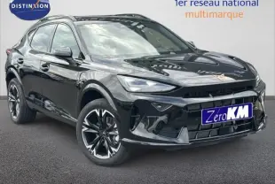 SUV CUPRA Formentor noir Minuit métallisé en 3/4 avant droit avec jantes alu et calandre distinctive.