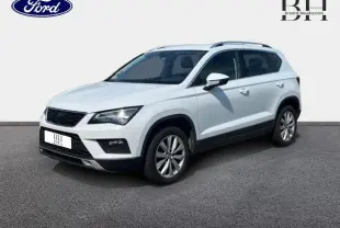 SUV SEAT Ateca blanc Nevada métal vu en 3/4 avant droit, avec jantes alu et rétroviseurs blancs.
