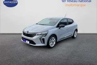 Renault Clio 1.5 DCI 2024 gris zinc métal, vue 3/4 avant droit avec feux LED et jantes alliage.