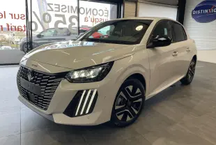 Peugeot 208 blanc okenite vue 3/4 avant droit, avec calandre noire et feux LED à signature verticale.