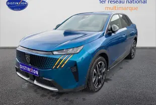 Peugeot 3008 bleu 3/4 avant droit, avec feux LED et jantes alliage distinctives sur sol gris.