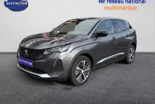 Peugeot 3008 Hybrid 180ch gris platinium métal, vue 3/4 avant droit, avec jantes alliage et calandre noire.