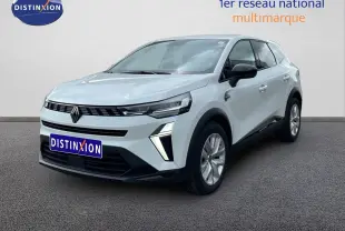 Vue 3/4 avant d'un Renault Symbioz gris rafale métal avec calandre noire et feux LED distinctifs.