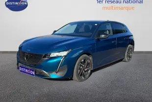 Peugeot 308 2024 bleu obsession métal vue 3/4 avant droit avec jantes noires et calandre distinctive.