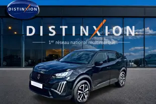 Peugeot 2008 noir vue 3/4 avant droit, avec feux LED distinctifs et jantes alliage modernes.
