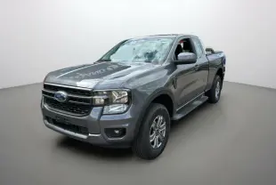 Ford Ranger TDCI 170 BVA XLT gris carbone en 3/4 avant droit avec rideau de benne sur Supercab 2025.