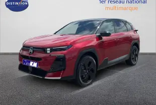 Vue 3/4 avant droite d'un Citroën C5 Aircross Hybrid rouge rubis métallisé avec jantes noires et détails noirs contrastants.