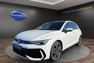 Volkswagen Golf 2.0 TDI R-Line blanche vue 3/4 avant droite avec toit panoramique et jantes noires.