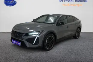 Peugeot 408 Hybrid gris sellenium en 3/4 avant droit avec feux LED et jantes alu noires.