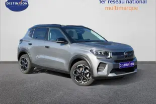 Citroën C3 2025 gris Mercury vue 3/4 avant droit avec jantes alu au design hexagonal et phares LED.