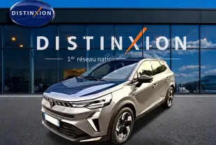 Renault Symbioz gris cassiopée en 3/4 avant droit, avec jantes alu et calandre distinctive moderne.