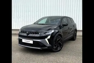 Renault Symbioz 2024 noir étoilé en 3/4 avant droit, avec calandre distinctive esprit Alpine et jantes noires.