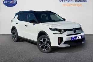 Citroën C3 Aircross hybride blanc Banquise et noir Perla Nera vue 3/4 avant avec jantes alu distinctives.