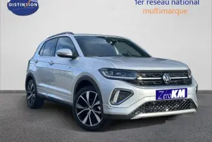 Volkswagen T-Cross 2025 R-Line en Reflet d'Argent métallisé, vue 3/4 avant mettant en valeur ses jantes et calandre noire.