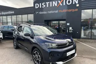 Citroën C5 Aircross bleu Eclipse métal en 3/4 avant, avec calandre noir brillant et jantes diamantées bi-ton.