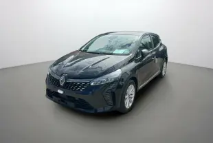 Renault Clio DCI 100 Evolution Camera 2025 en noir étoilé, vue 3/4 avant droit avec calandre moderne et phares LED fins.