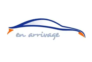 Image non disponible, illustration indiquant un véhicule Peugeot 2008 hybride blanc toit noir en arrivée.