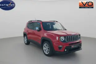 Jeep Renegade rouge vue 3/4 avant droit avec barres de toit et jantes alliage 17 pouces sur fond neutre.