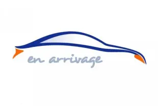 Silhouette stylisée d'une voiture blanche vue de profil avec l'inscription "en arrivage" en dessous.