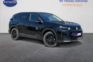 Citroën C5 Aircross noir Perla Nera vue 3/4 avant droit, avec jantes noires et calandre distinctive.