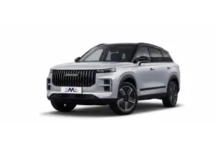 SUV JAECOO J7 2026 en 3/4 avant, peinture argent Moonlight avec toit noir et jantes alliage noires.
