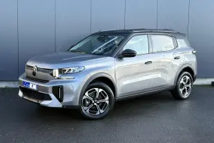 SUV Citroën C3 Aircross gris Mercury vu en 3/4 avant droit avec toit noir et jantes diamantées.