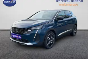 Peugeot 3008 hybride rechargeable bleu Célèbes métal en vue 3/4 avant droit, avec jantes alliage et calandre noire distinctive.