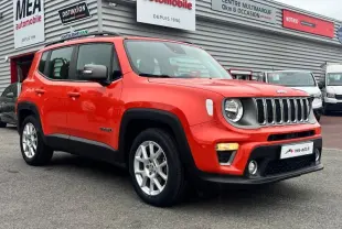 Jeep Renegade 2021 orange Omaha vue 3/4 avant droit avec calandre chromée et jantes alu visibles