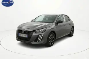 Peugeot 208 Hybrid 145 gris vue 3/4 avant droit, avec calandre noire et feux diurnes à LED distinctifs.