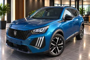Peugeot 2008 bleu obsession en 3/4 avant droit, avec calandre noire et feux LED verticaux distinctifs.